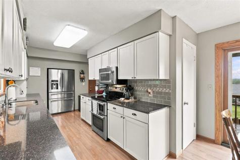 304 Lake View Drive NE Solon IA 52333