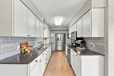 304 Lake View Drive NE Solon IA 52333