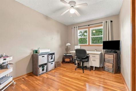 304 Lake View Drive NE Solon IA 52333