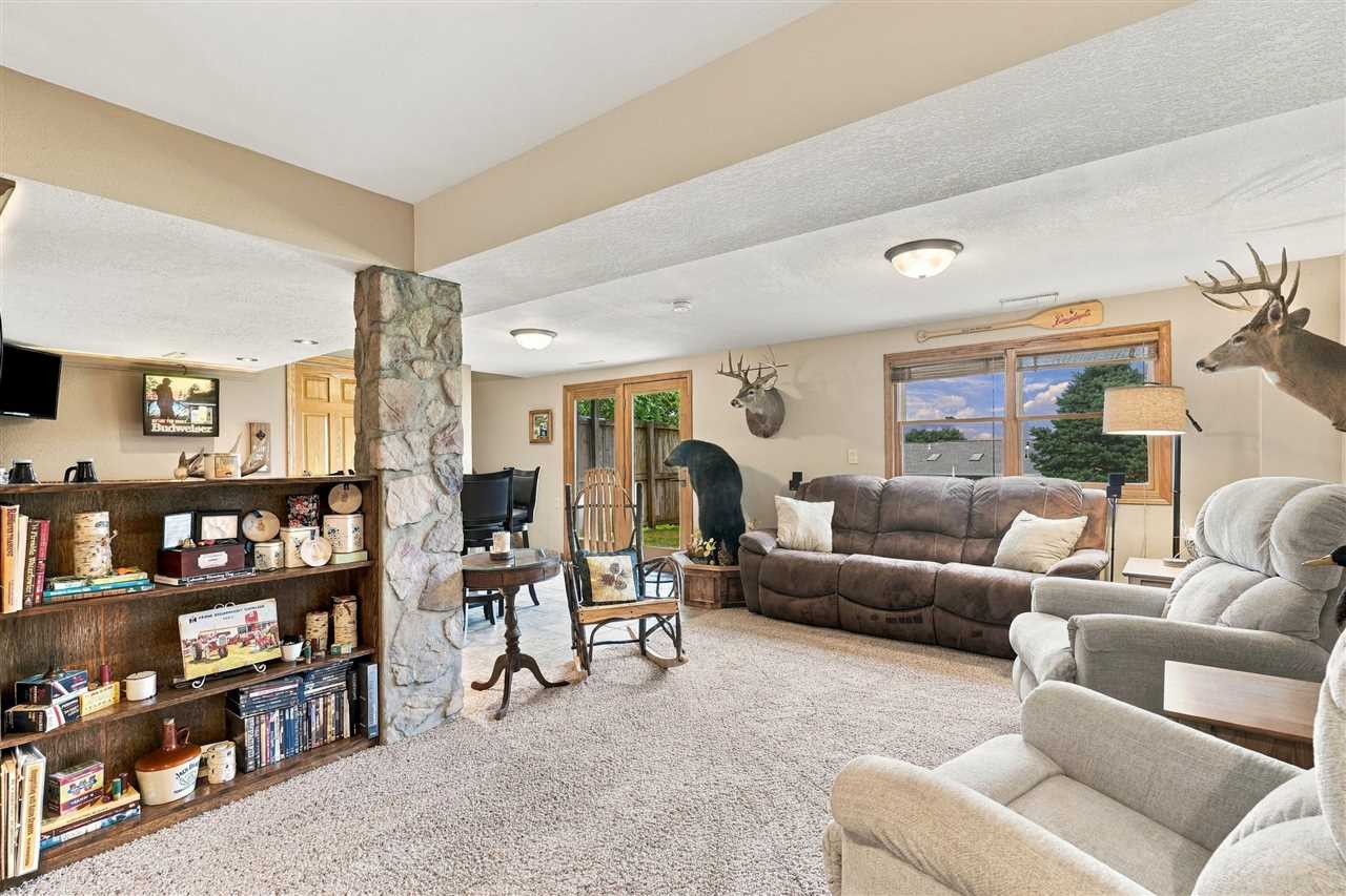304 Lake View Drive NE Solon IA 52333