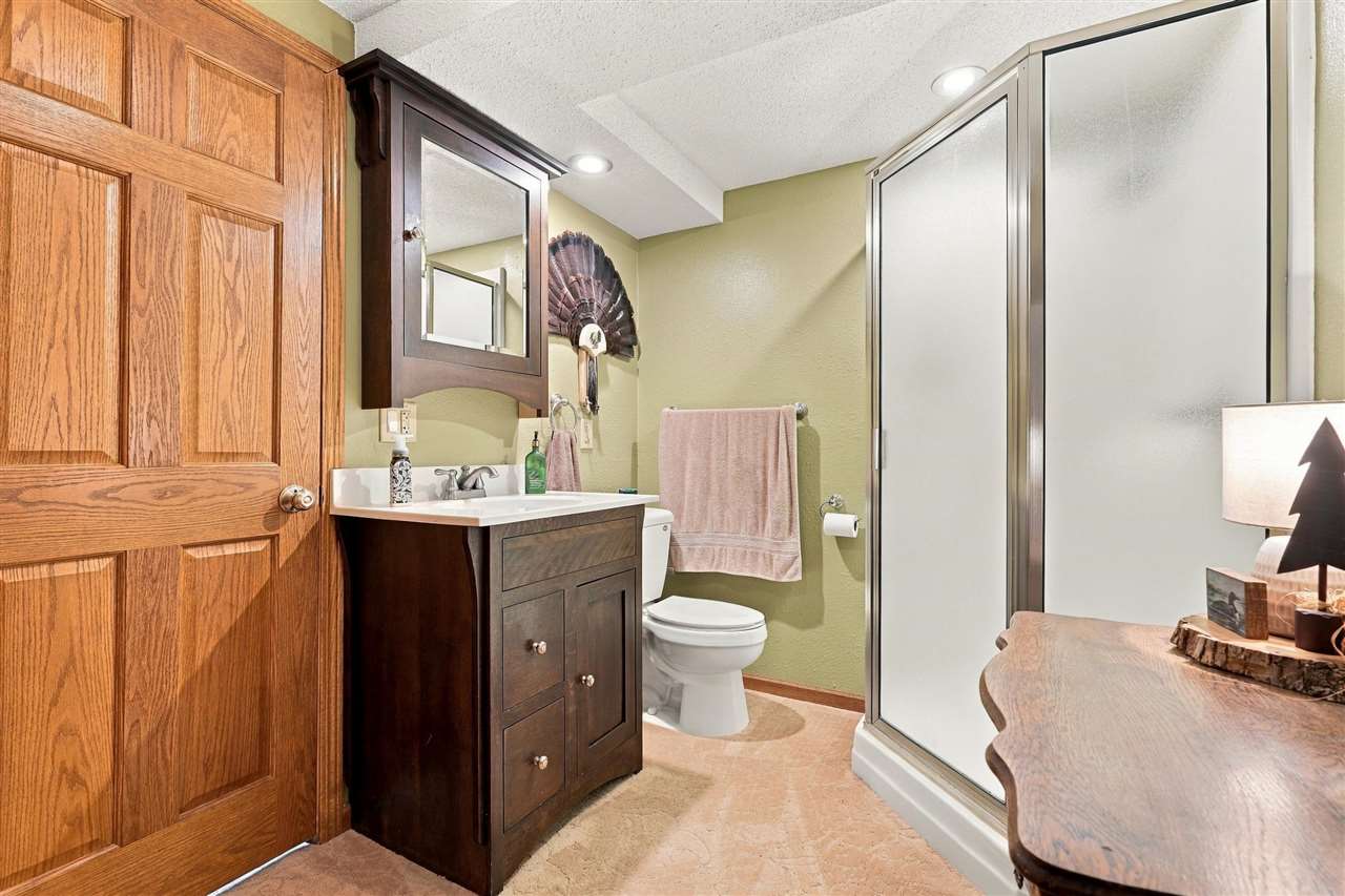 304 Lake View Drive NE Solon IA 52333
