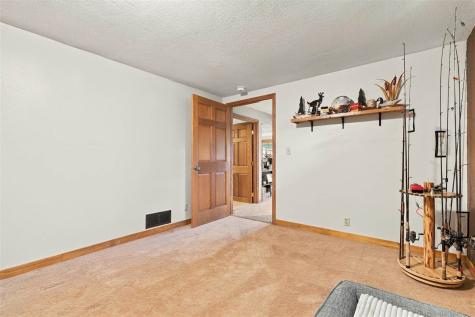304 Lake View Drive NE Solon IA 52333