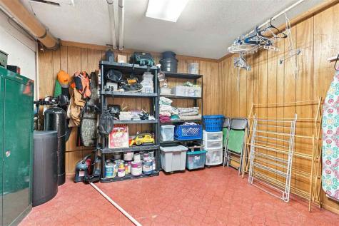 304 Lake View Drive NE Solon IA 52333