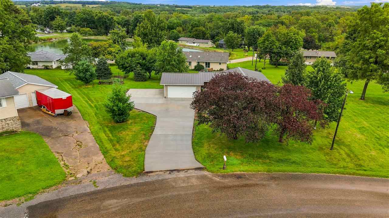 304 Lake View Drive NE Solon IA 52333