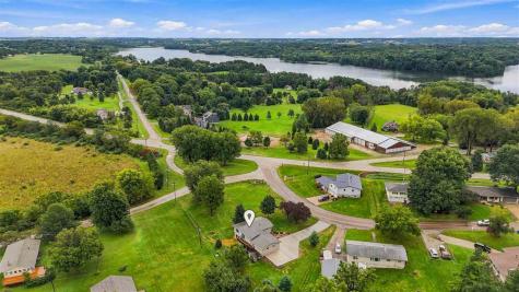 304 Lake View Drive NE Solon IA 52333