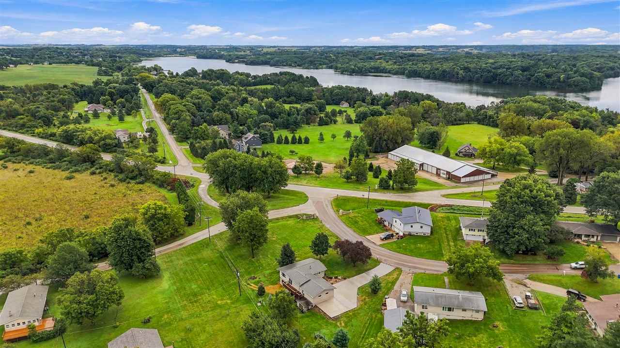 304 Lake View Drive NE Solon IA 52333