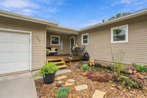 304 Lake View Drive NE Solon IA 52333