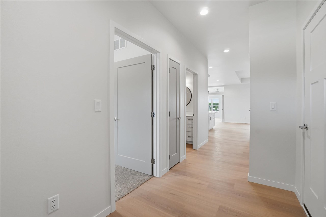 215B Timberline Terrace Kalona IA 52247