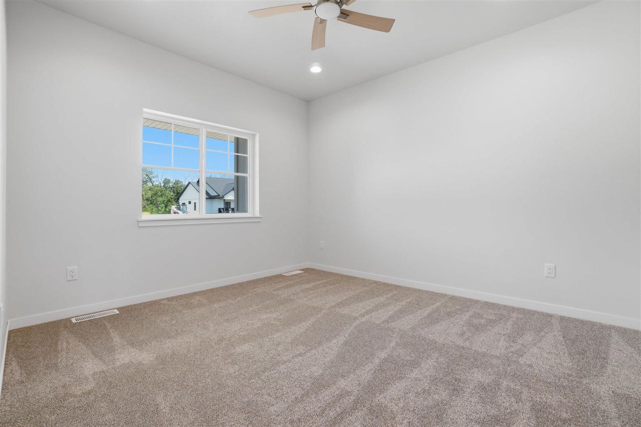 215B Timberline Terrace Kalona IA 52247