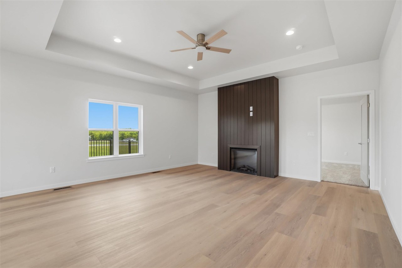 215B Timberline Terrace Kalona IA 52247