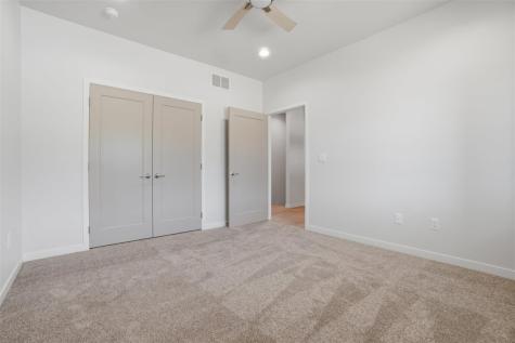 215B Timberline Terrace Kalona IA 52247
