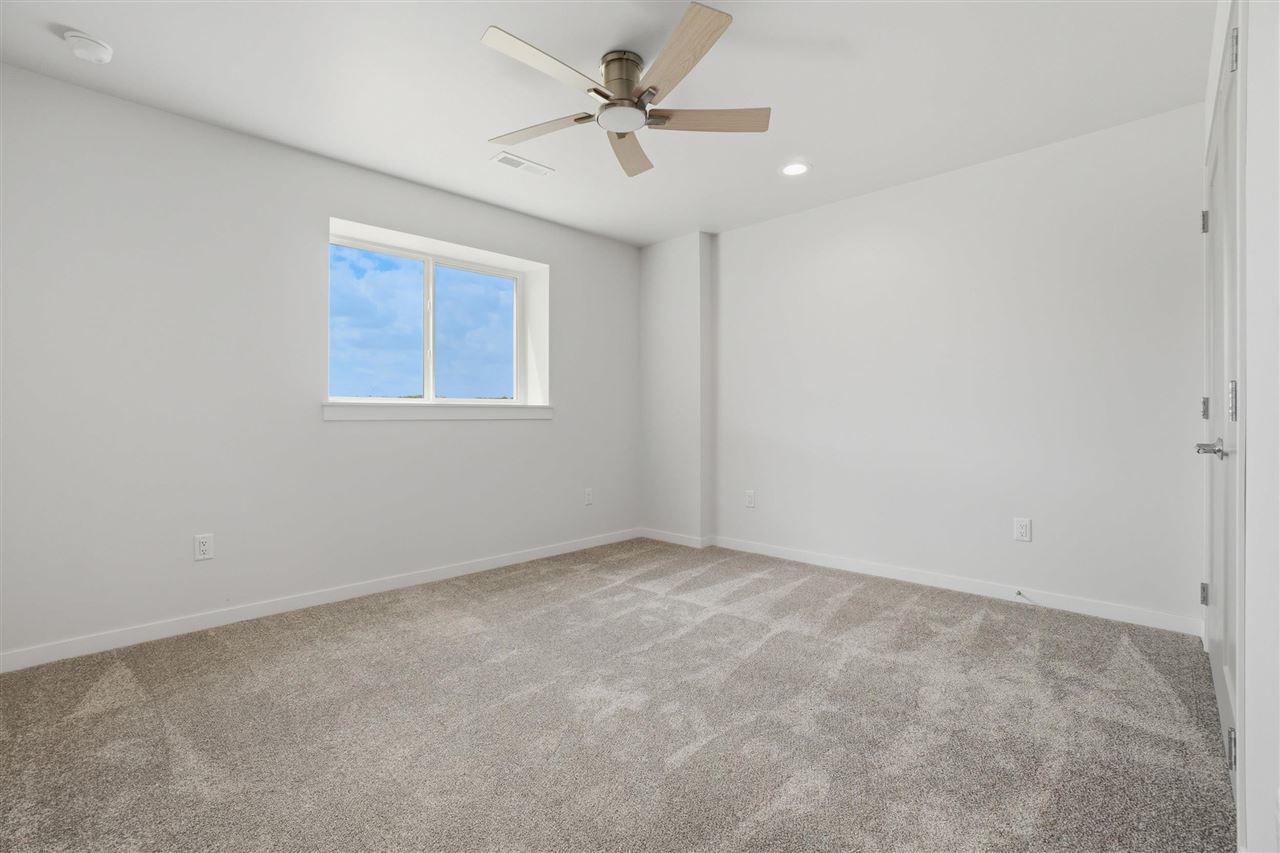 215B Timberline Terrace Kalona IA 52247