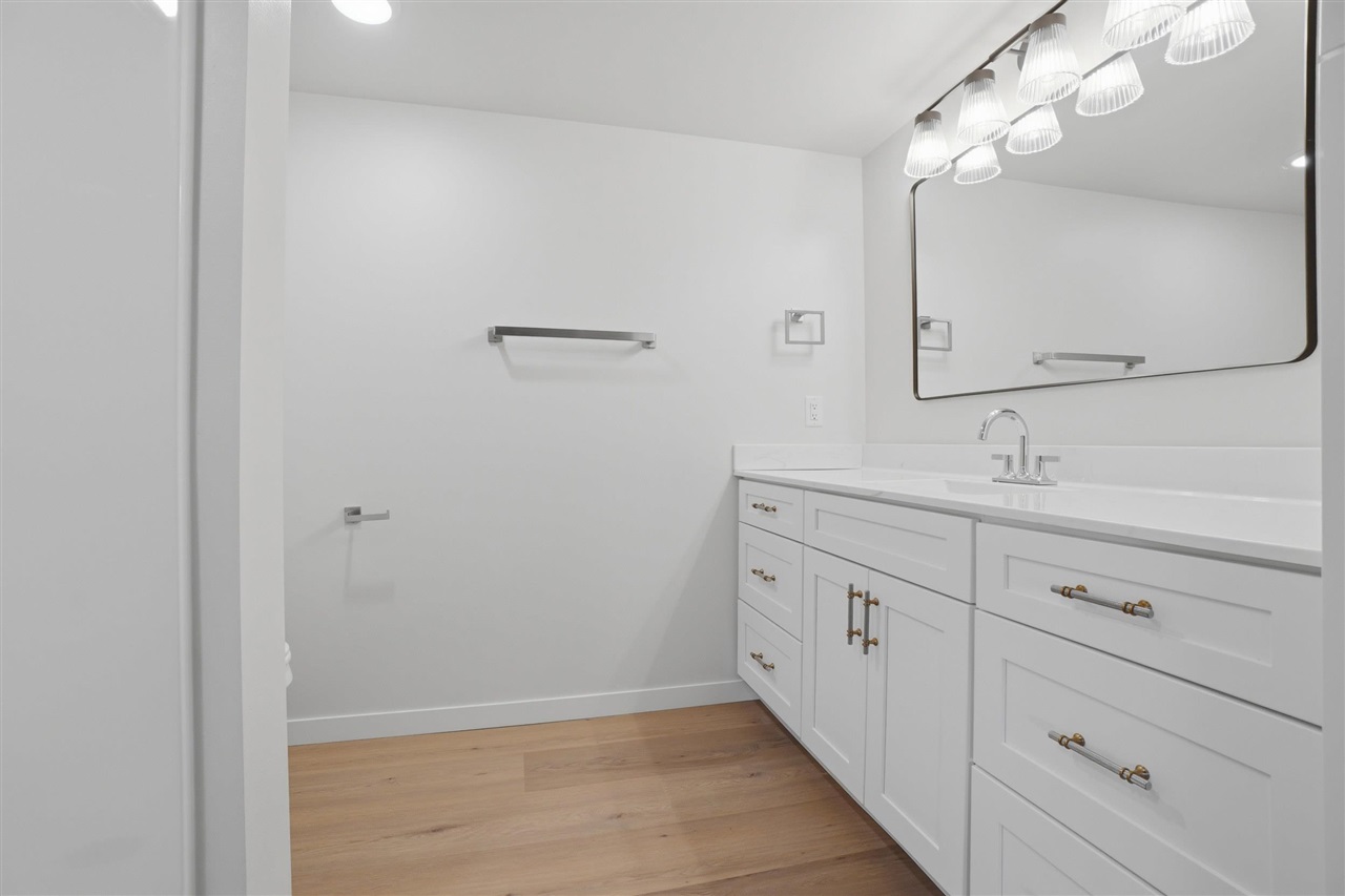 215B Timberline Terrace Kalona IA 52247