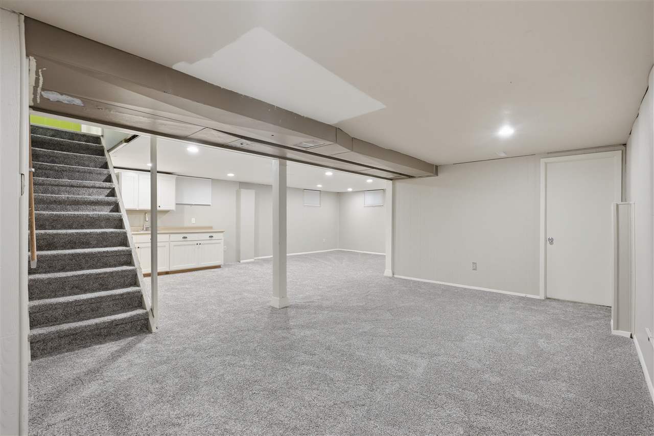 517 Terrace Road Iowa City IA 52245