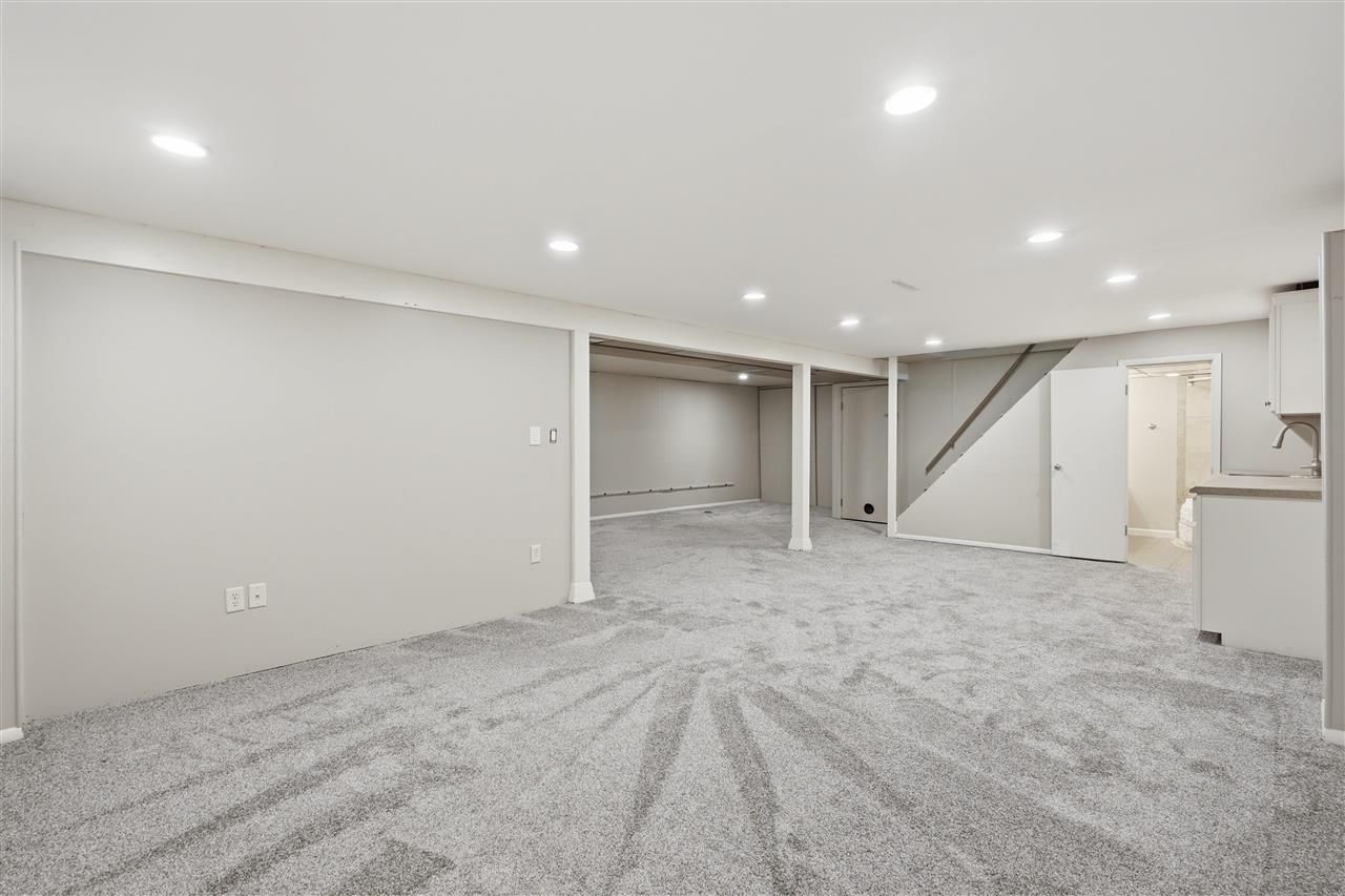 517 Terrace Road Iowa City IA 52245