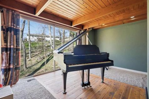 2140 Glass Road Cedar Rapids IA 52402