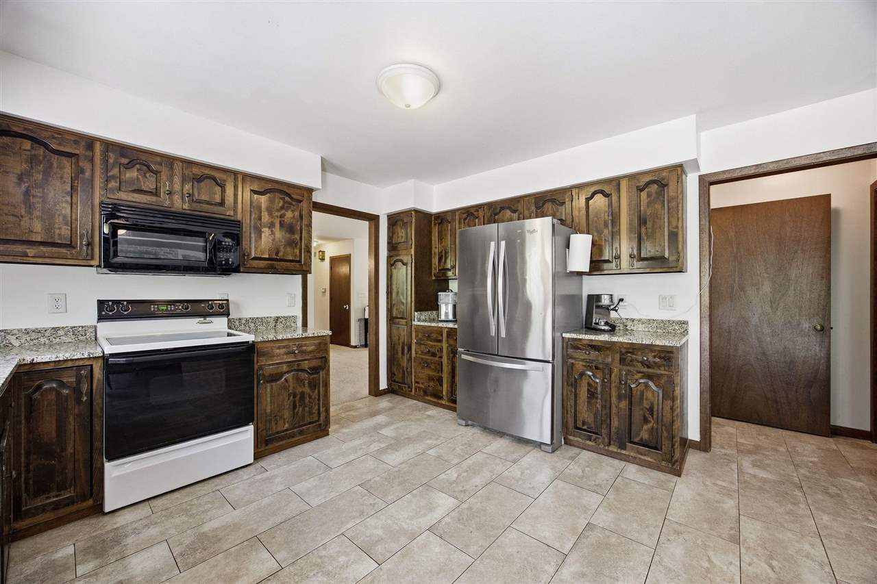 7 West View Acres NE Iowa City IA 52240