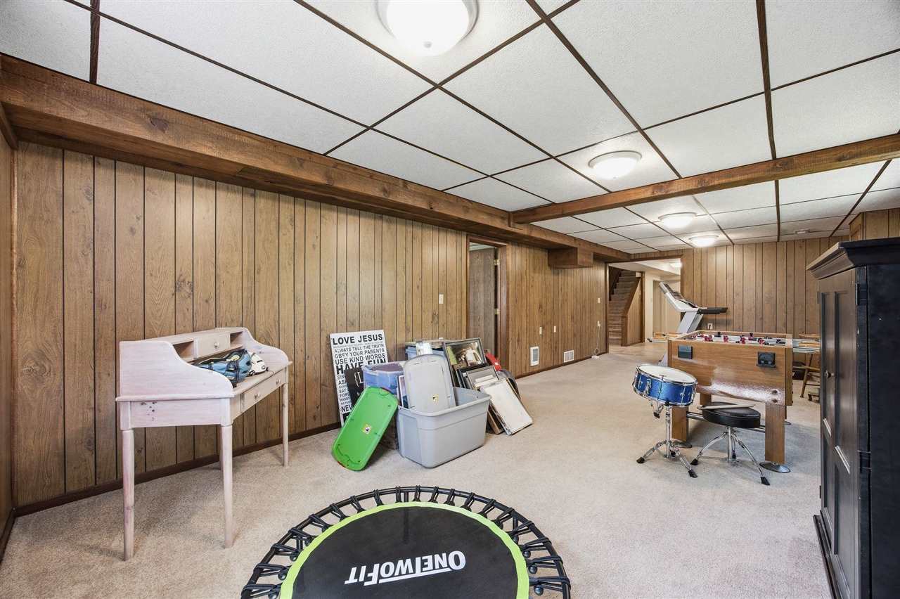 7 West View Acres NE Iowa City IA 52240