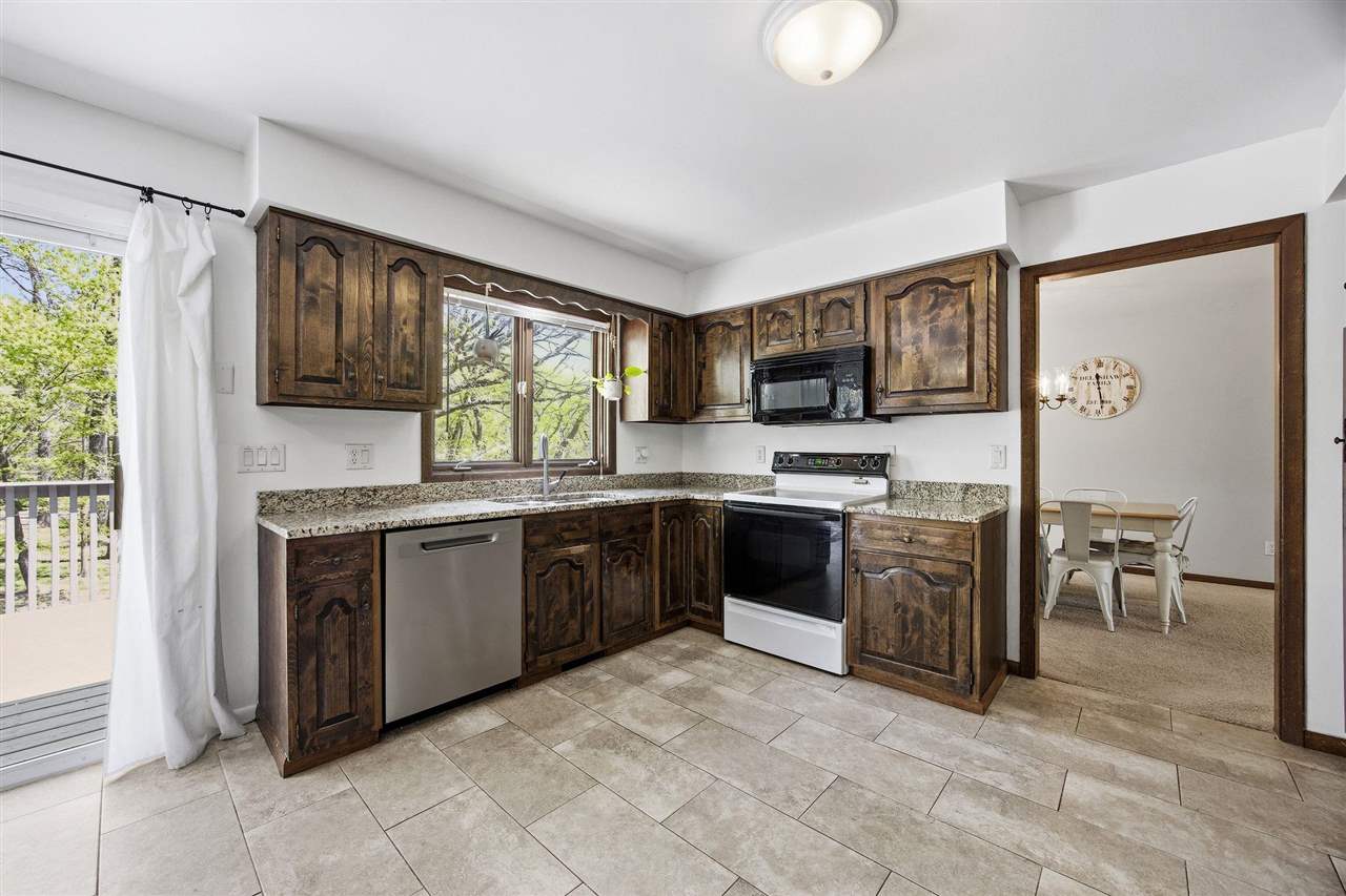 7 West View Acres NE Iowa City IA 52240