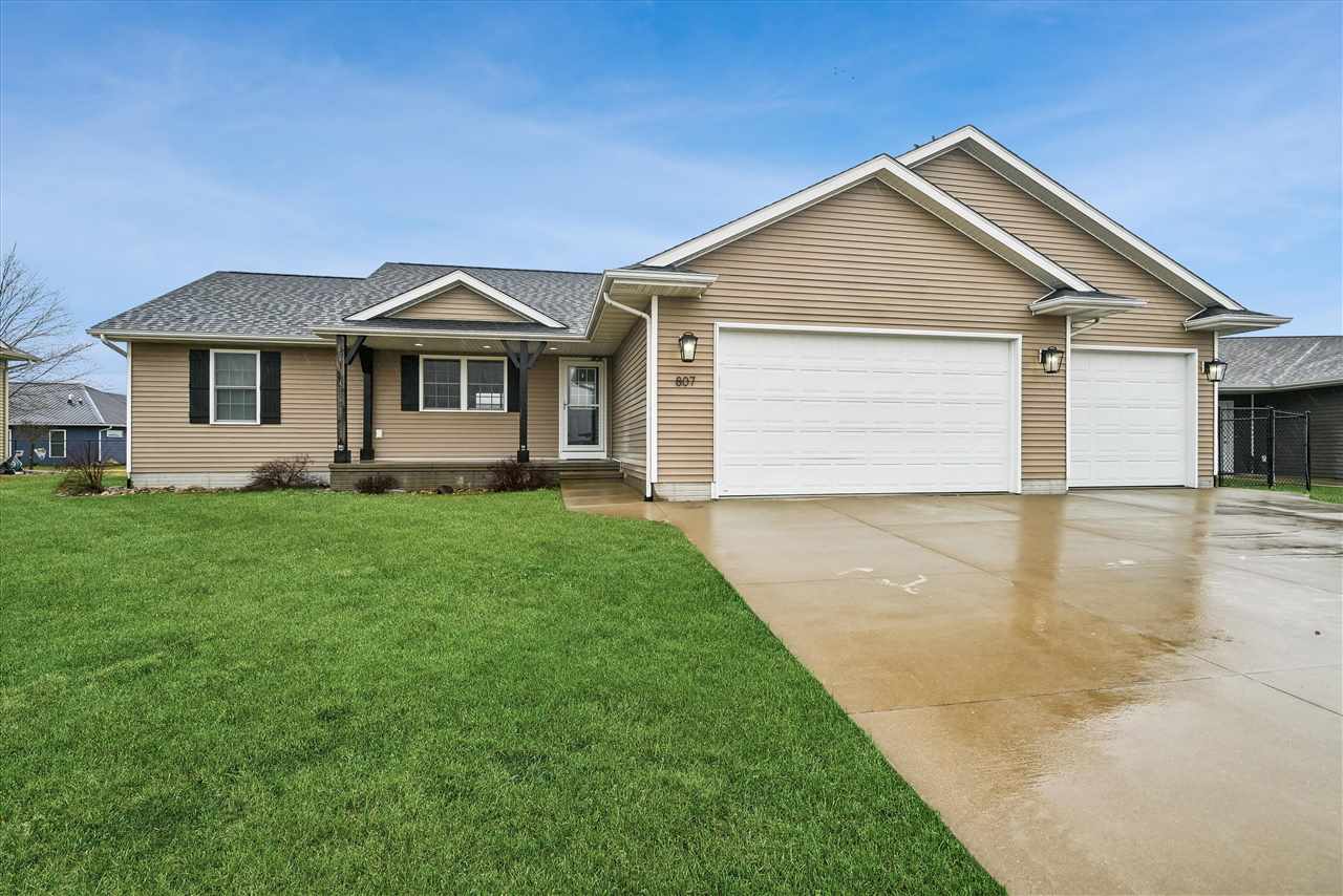 807 Juniper Drive Independence IA 50644
