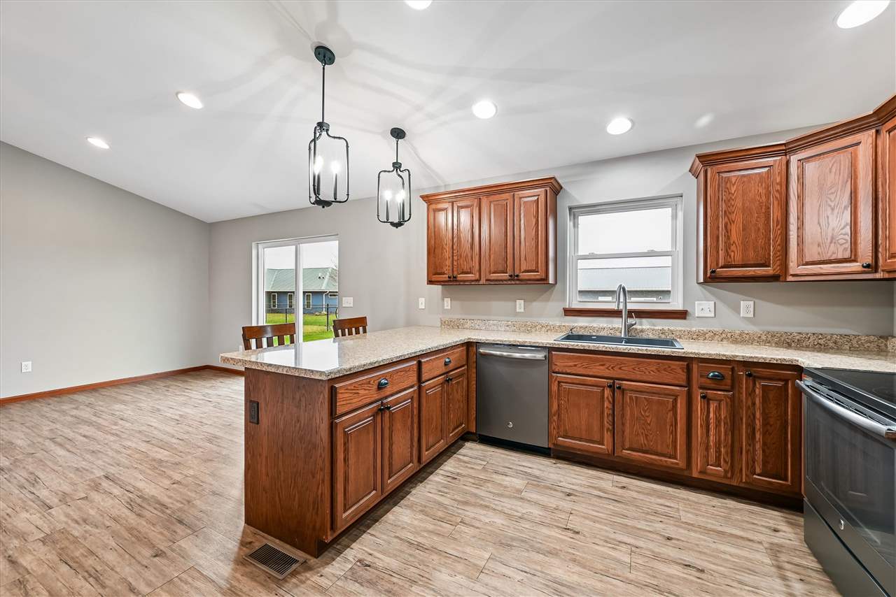 807 Juniper Drive Independence IA 50644