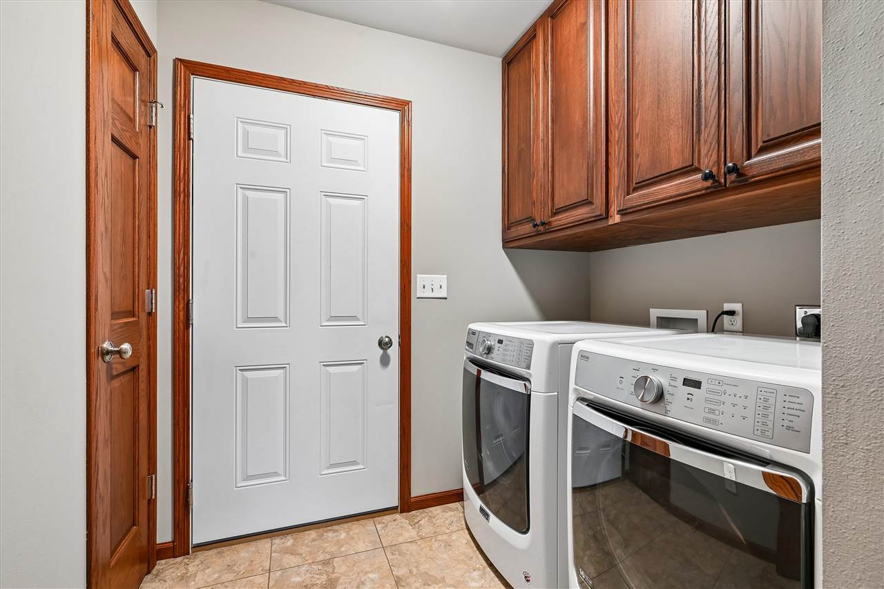 807 Juniper Drive Independence IA 50644