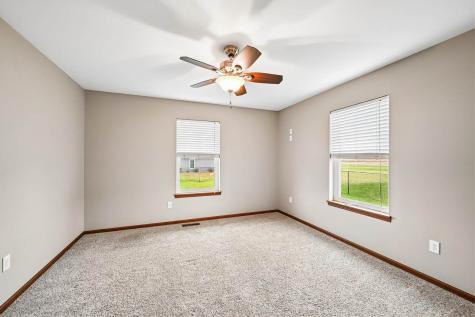 807 Juniper Drive Independence IA 50644