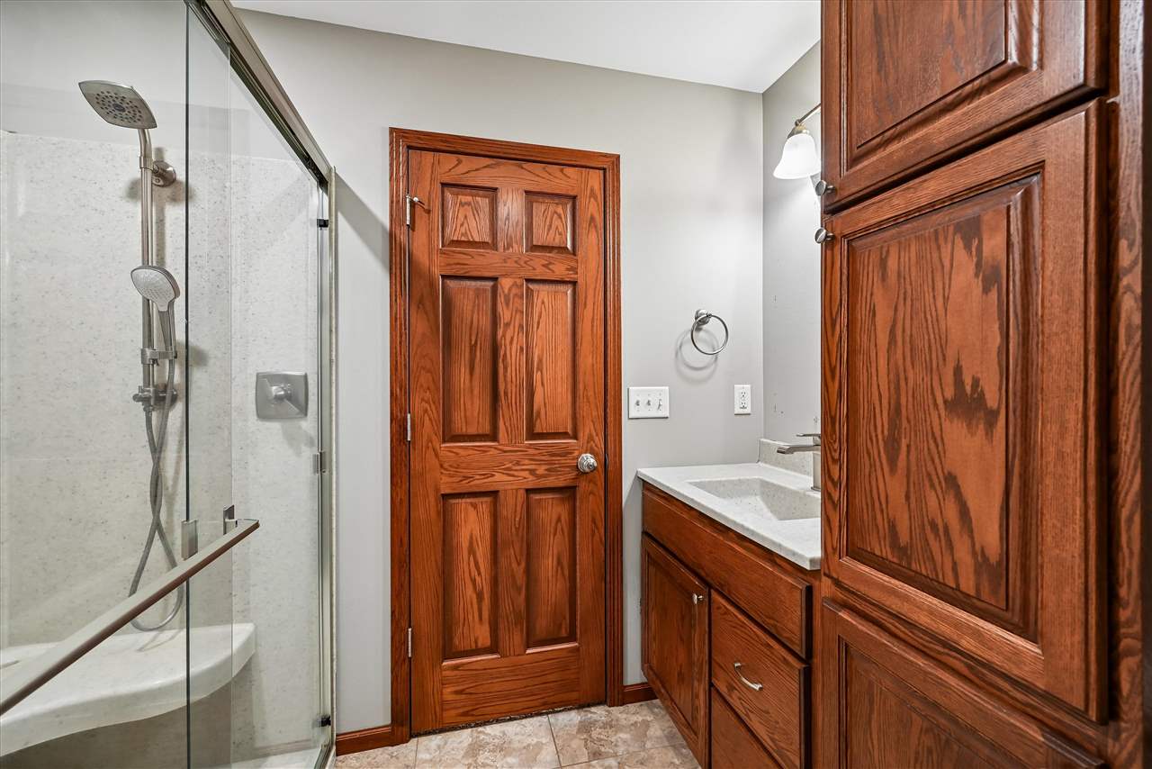 807 Juniper Drive Independence IA 50644