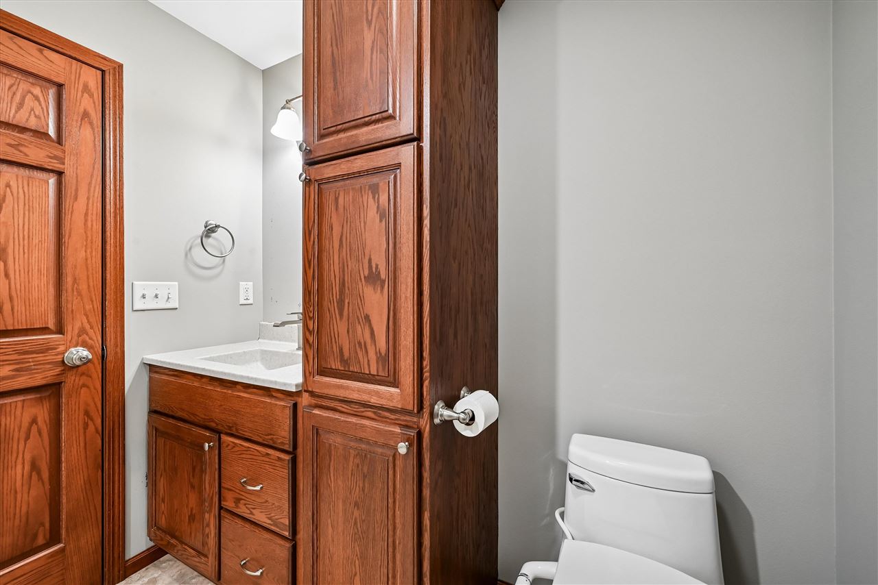 807 Juniper Drive Independence IA 50644