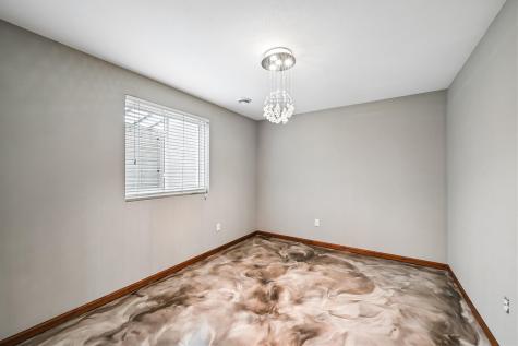 807 Juniper Drive Independence IA 50644
