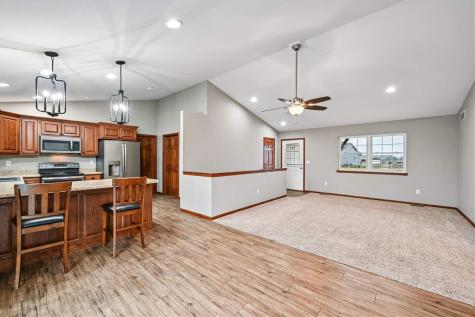 807 Juniper Drive Independence IA 50644