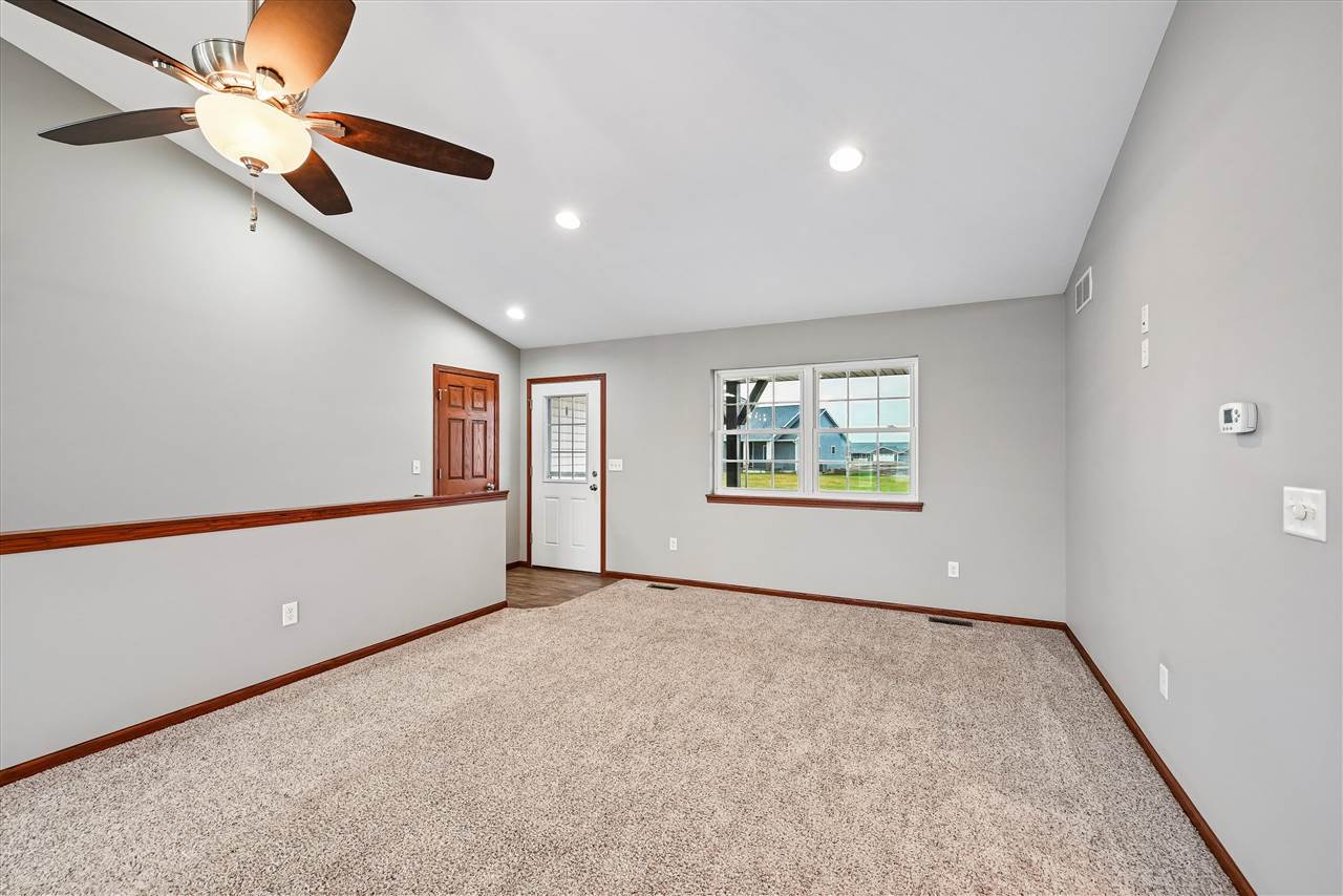 807 Juniper Drive Independence IA 50644