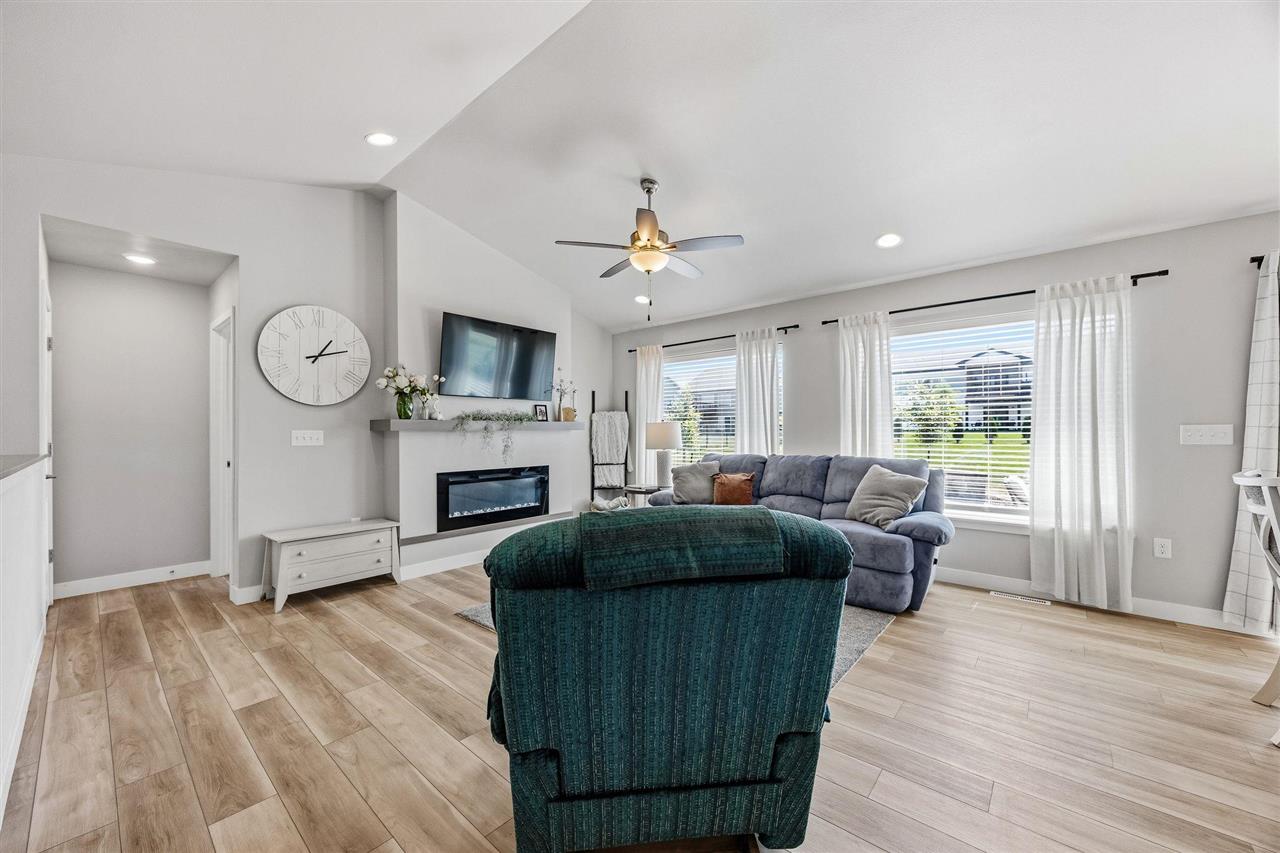 203 Dogwood Lane Tiffin IA 52340