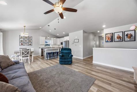 203 Dogwood Lane Tiffin IA 52340