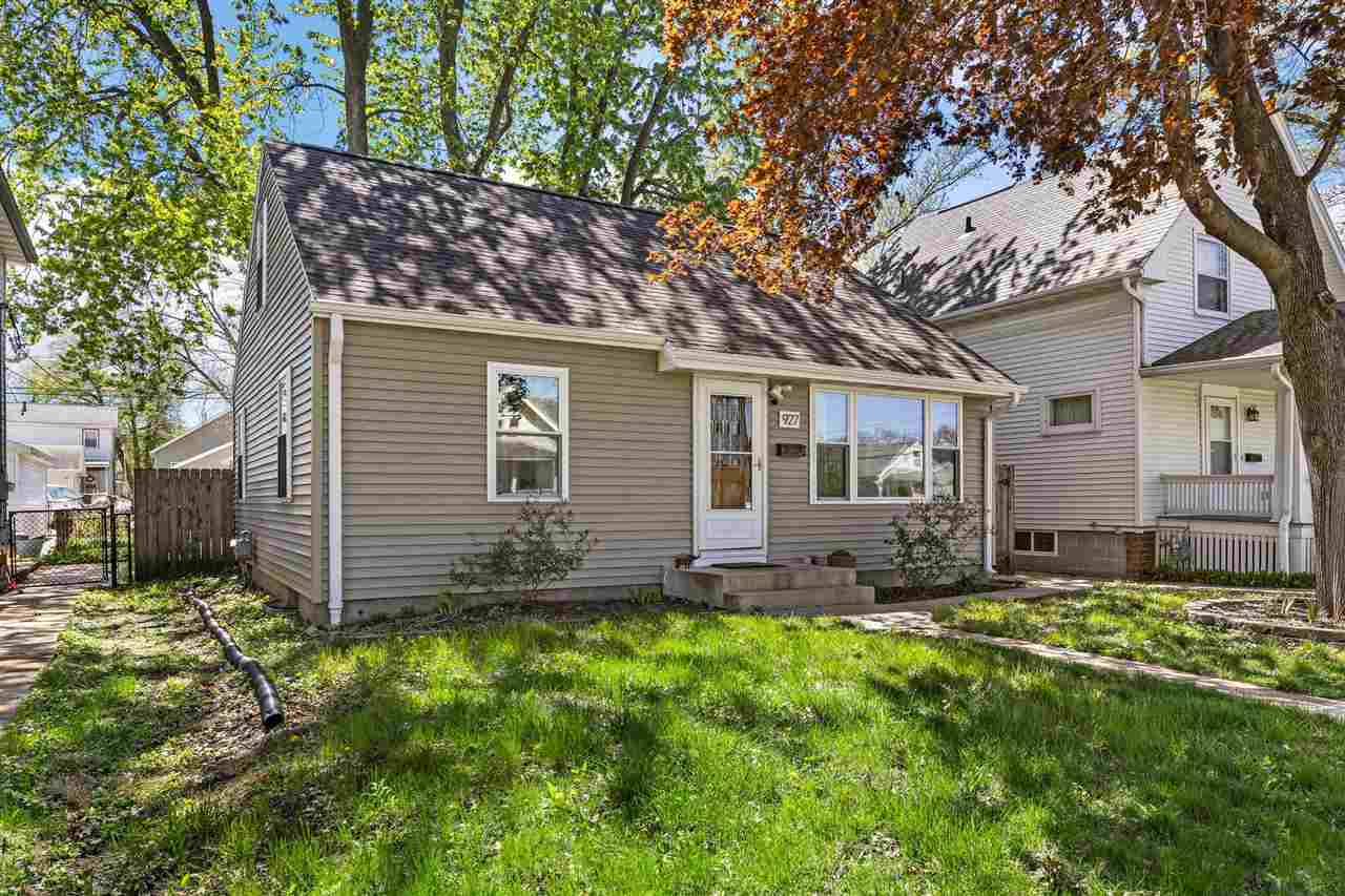 927 G Avenue NW Cedar Rapids IA 52405