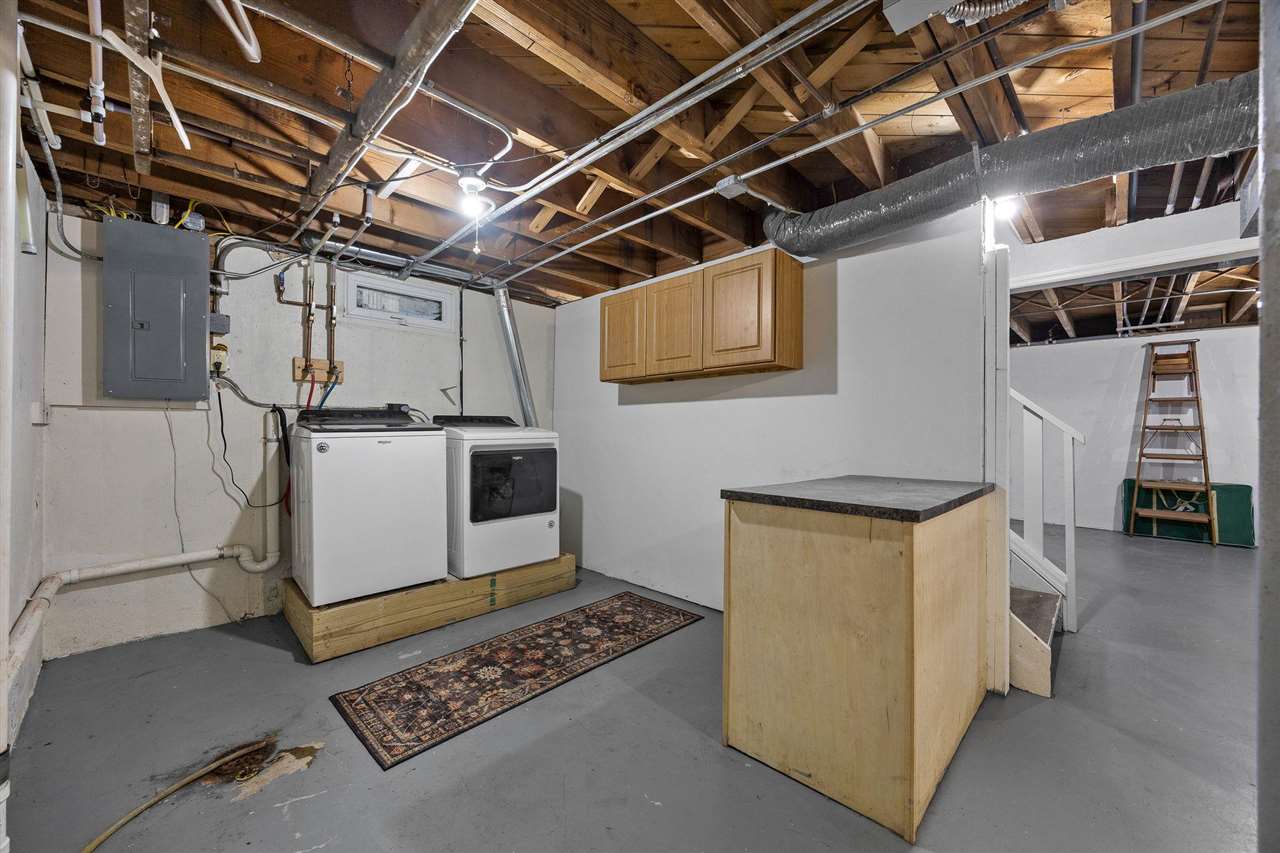 927 G Avenue NW Cedar Rapids IA 52405