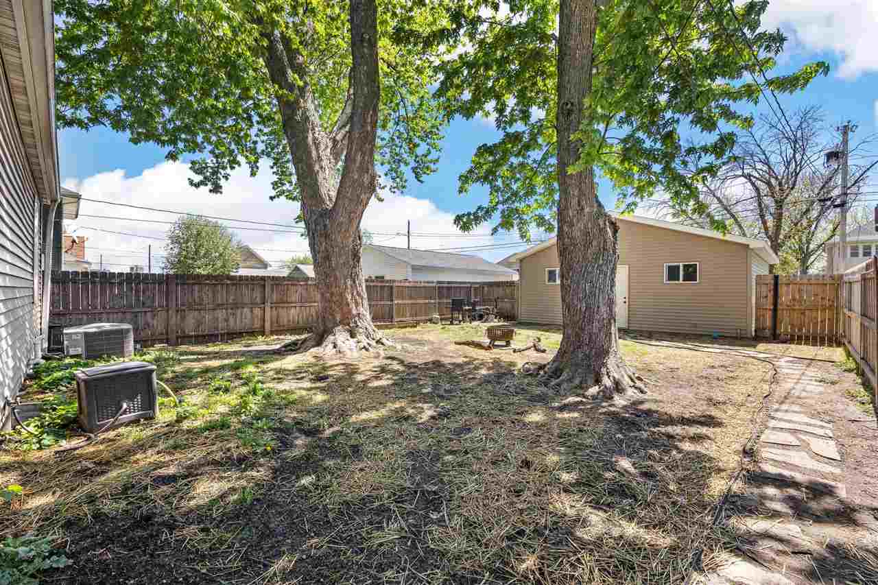 927 G Avenue NW Cedar Rapids IA 52405
