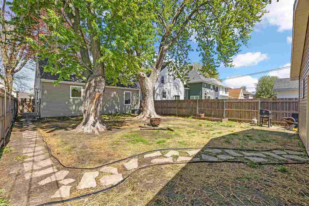 927 G Avenue NW Cedar Rapids IA 52405
