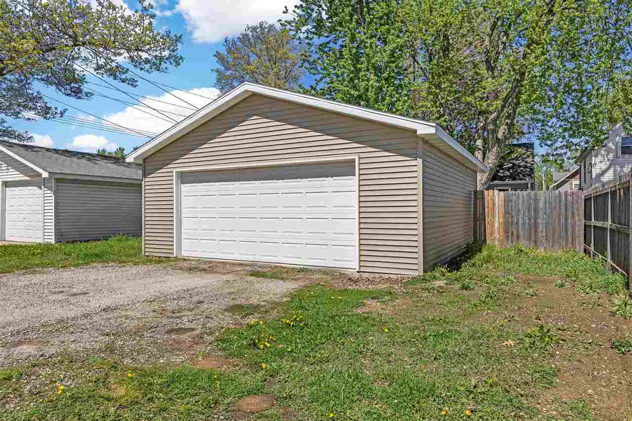 927 G Avenue NW Cedar Rapids IA 52405