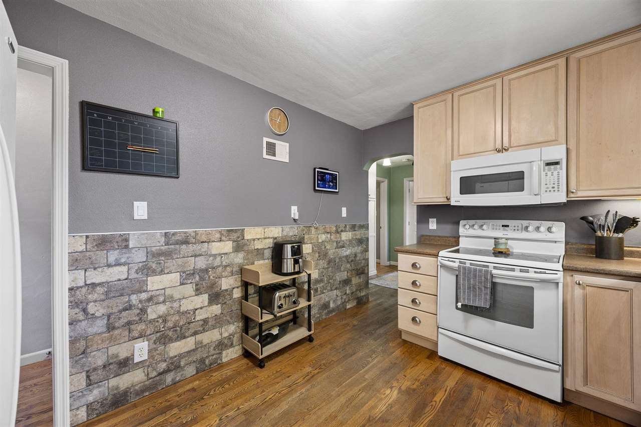 927 G Avenue NW Cedar Rapids IA 52405