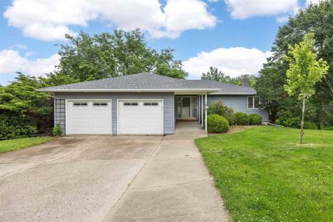 1810 Winston Drive Iowa City IA 52245