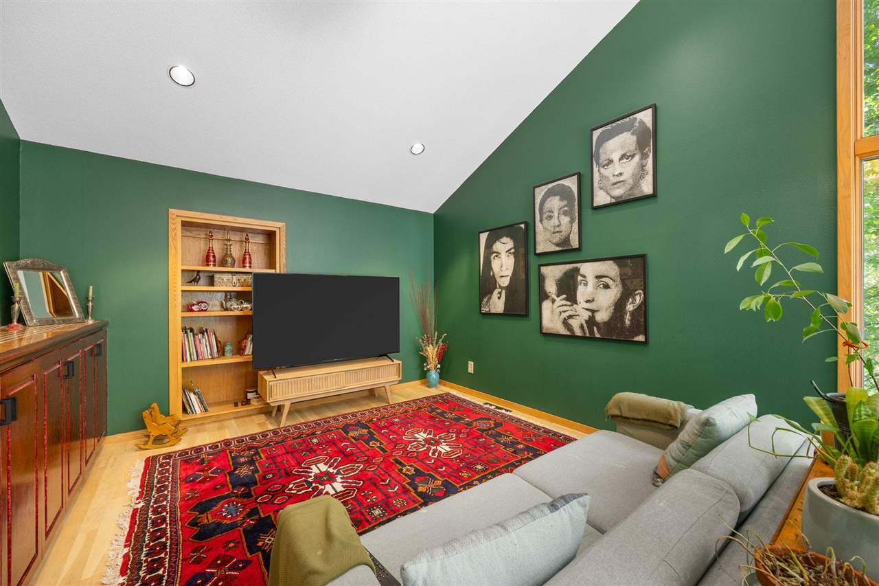 435 Bayard Street Iowa City IA 52246