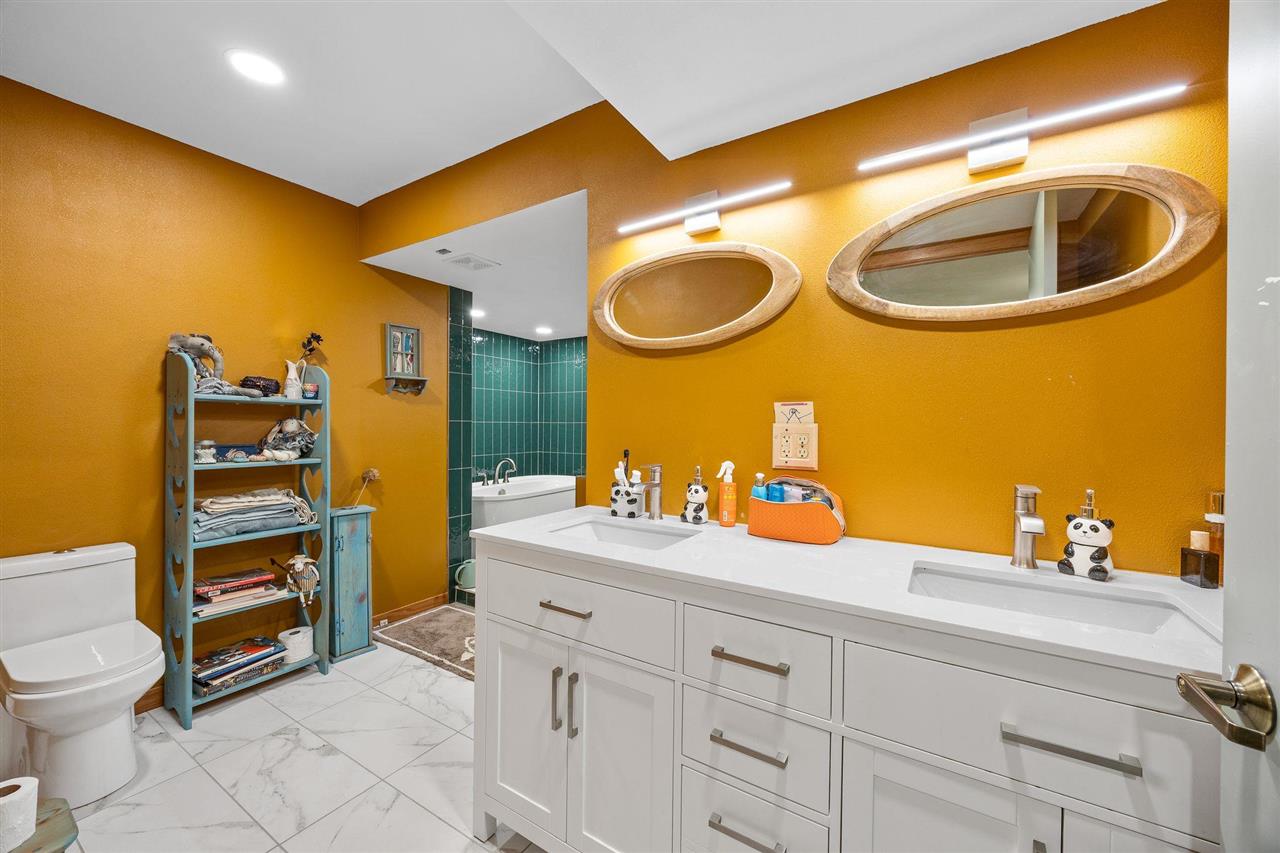 435 Bayard Street Iowa City IA 52246