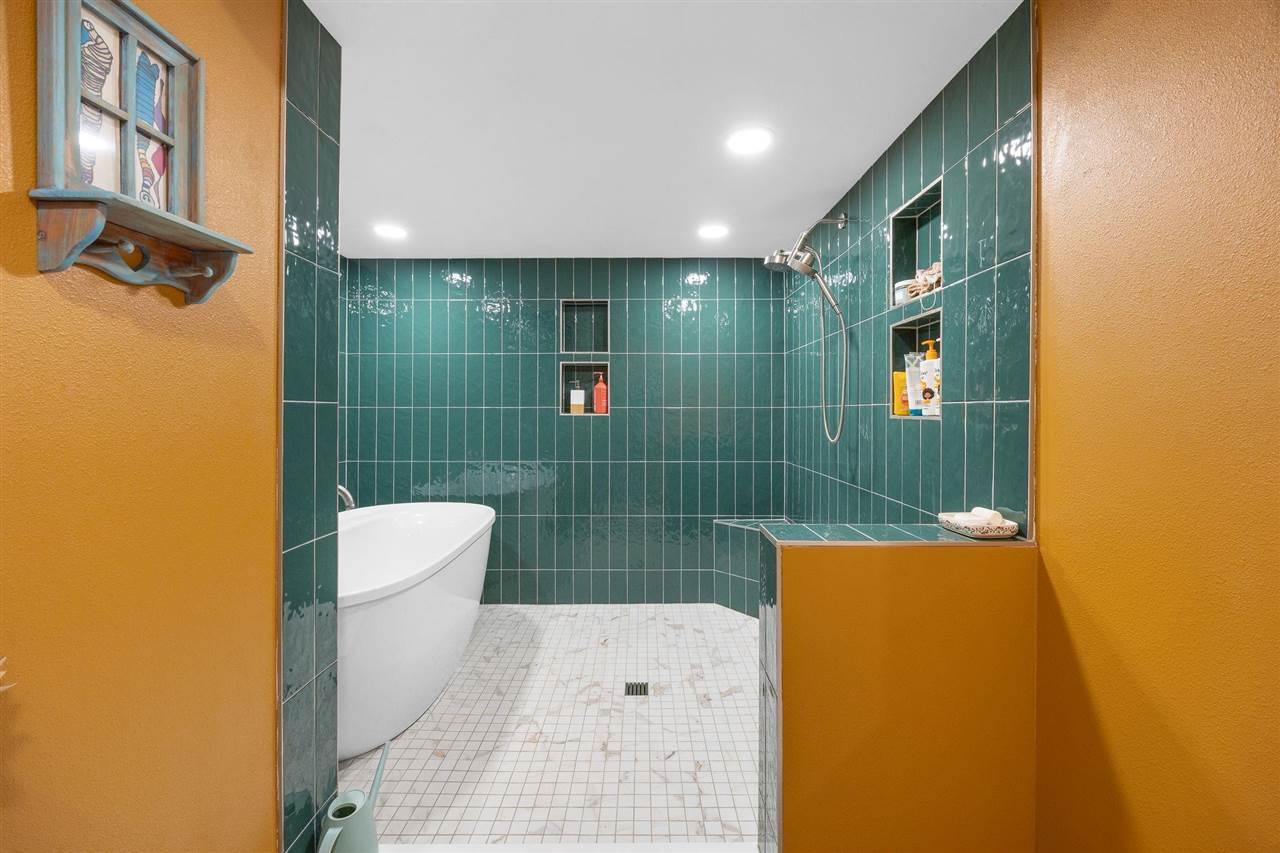 435 Bayard Street Iowa City IA 52246