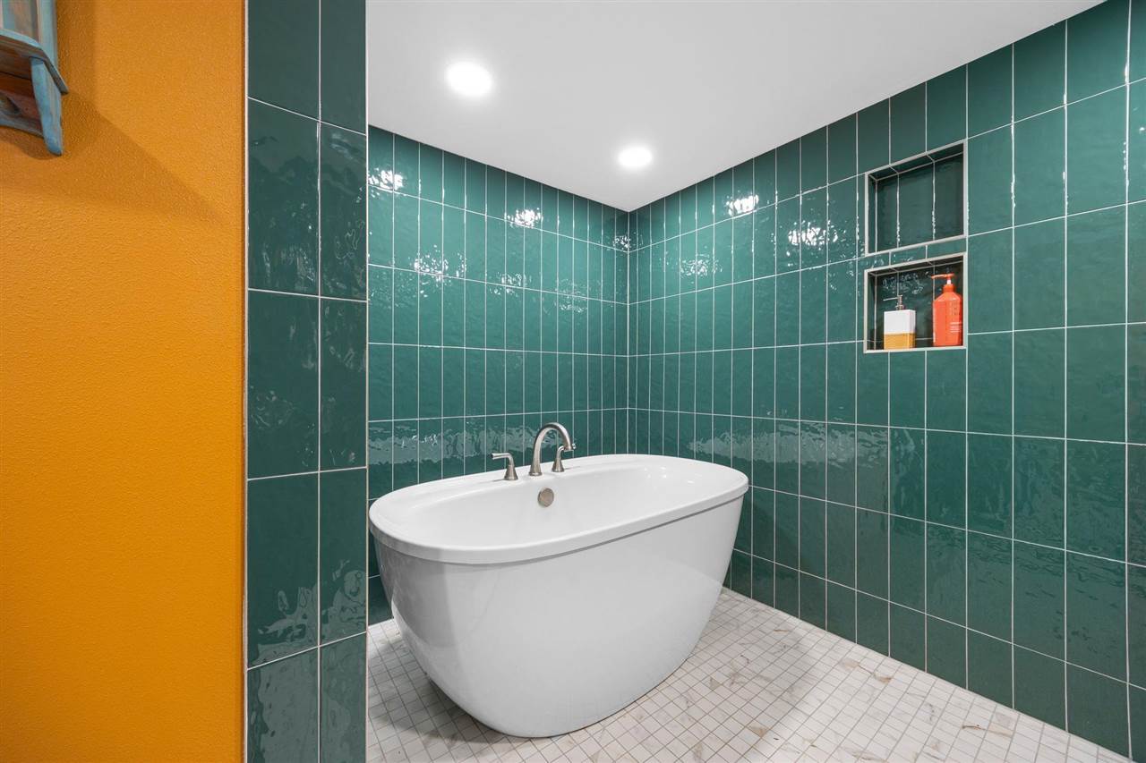 435 Bayard Street Iowa City IA 52246