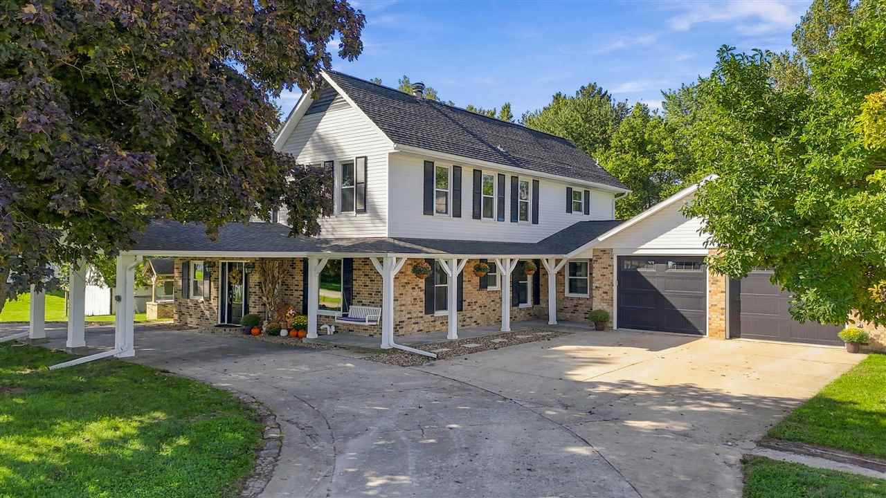 1919 Q Avenue Marengo IA 52301