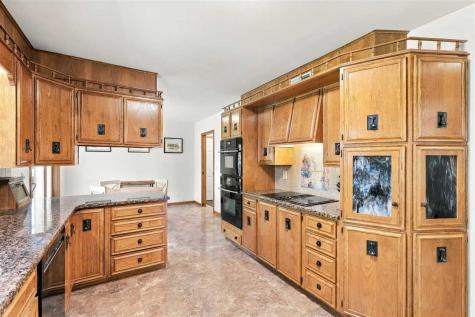 1919 Q Avenue Marengo IA 52301