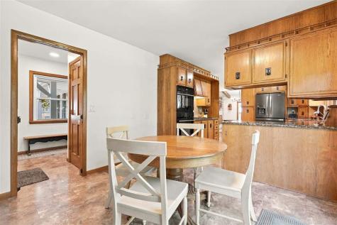 1919 Q Avenue Marengo IA 52301