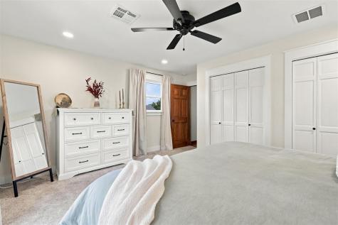 1919 Q Avenue Marengo IA 52301