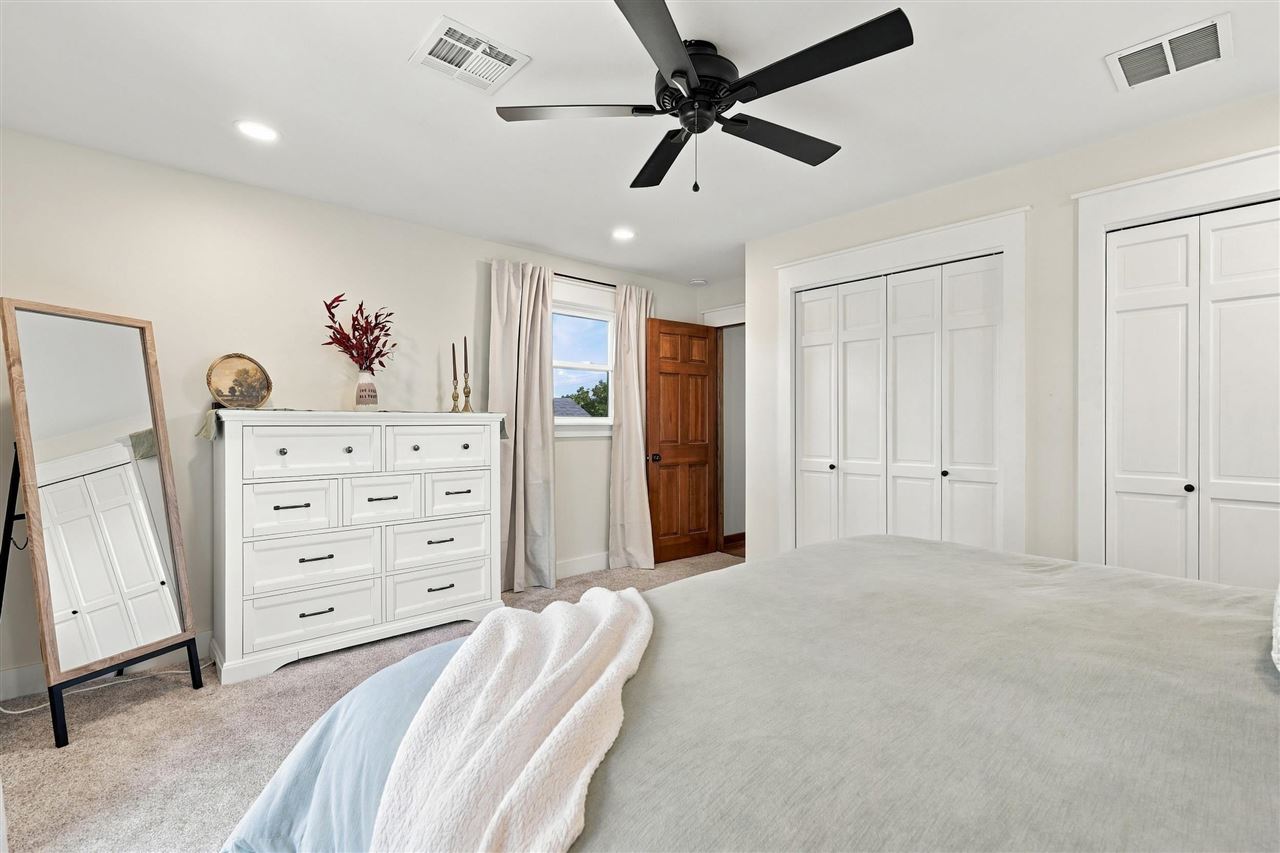 1919 Q Avenue Marengo IA 52301